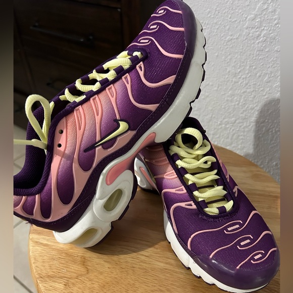 Nike Air Vapor Max Plus - Picture 2 of 6